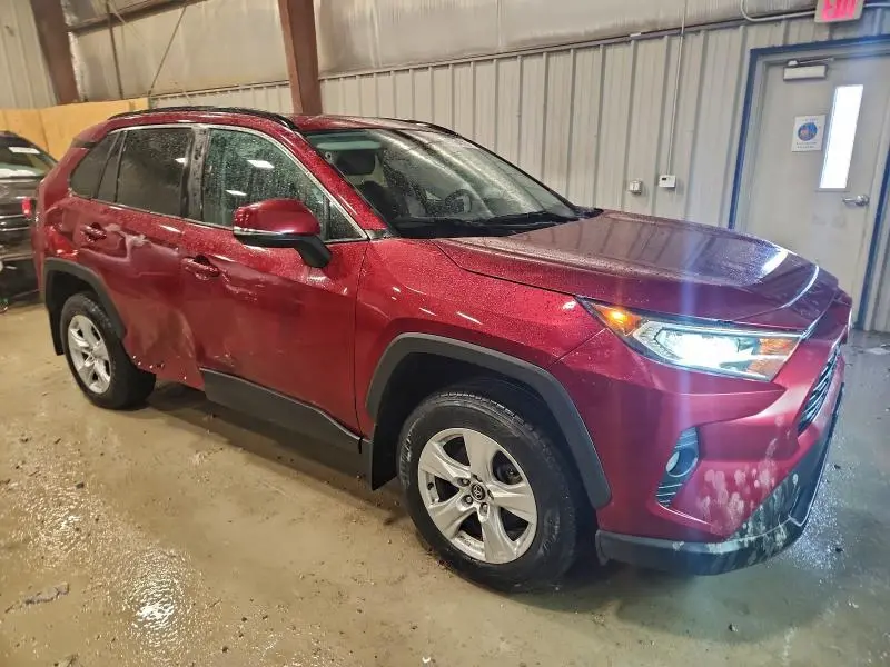 2021 TOYOTA RAV4 XLE  