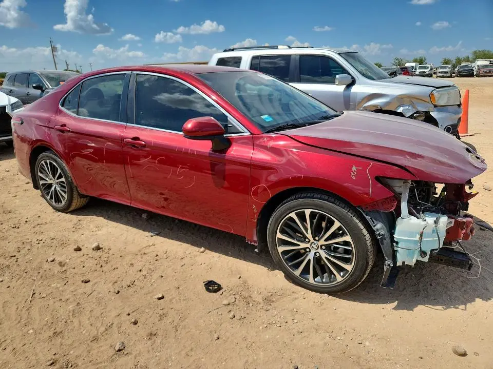 2018 TOYOTA CAMRY SE  
