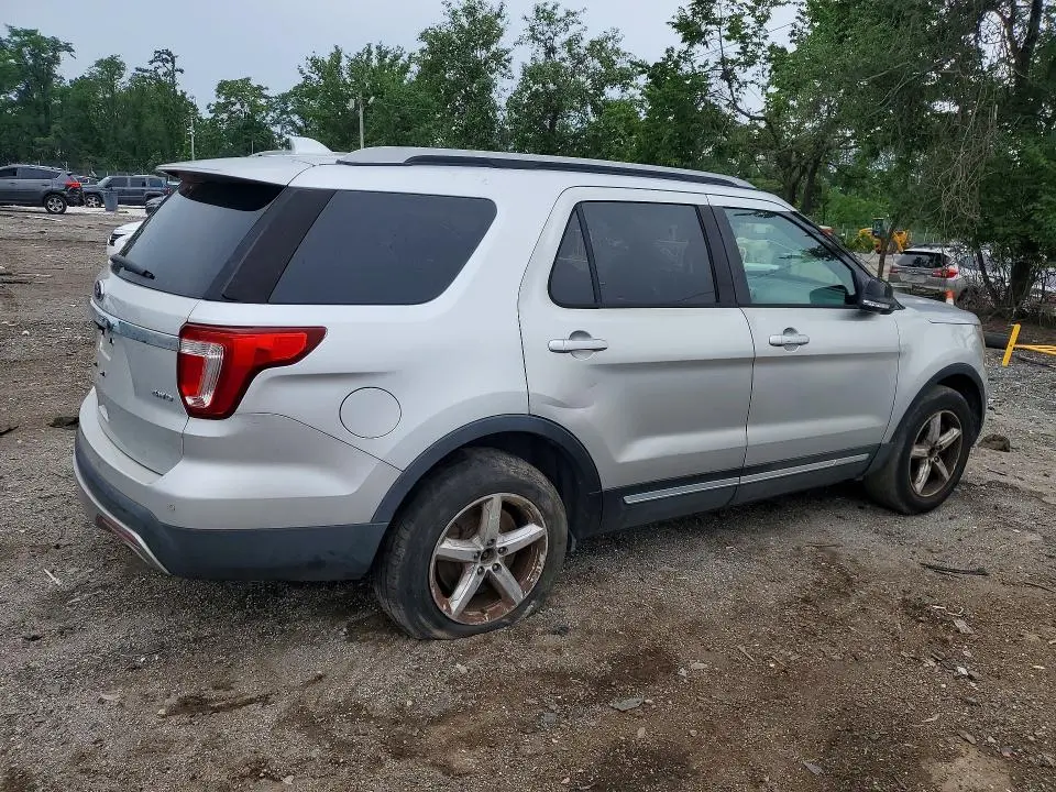 2017 FORD EXPLORER XLT  