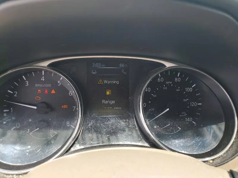 2014 NISSAN ROGUE SV  