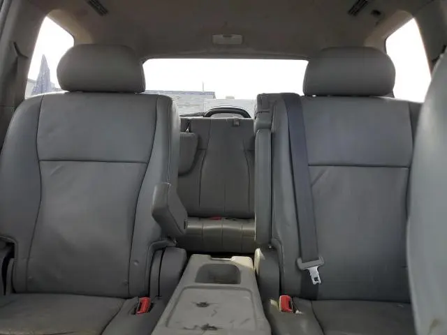 2010 TOYOTA HIGHLANDER SE  