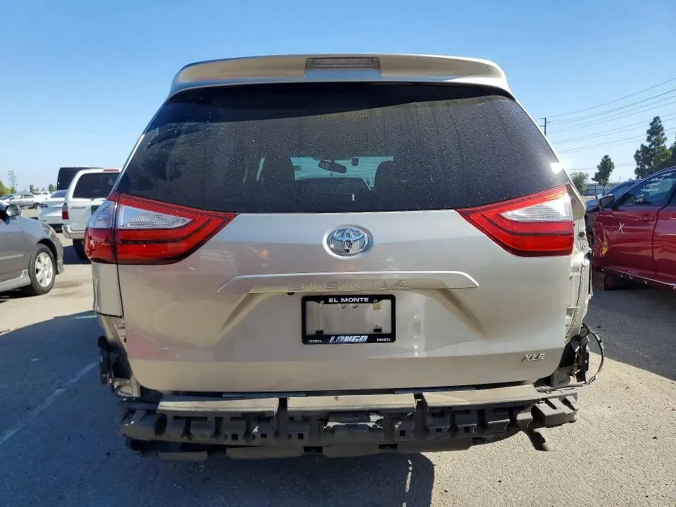 2016 TOYOTA SIENNA XLE 8-PASSENGER  