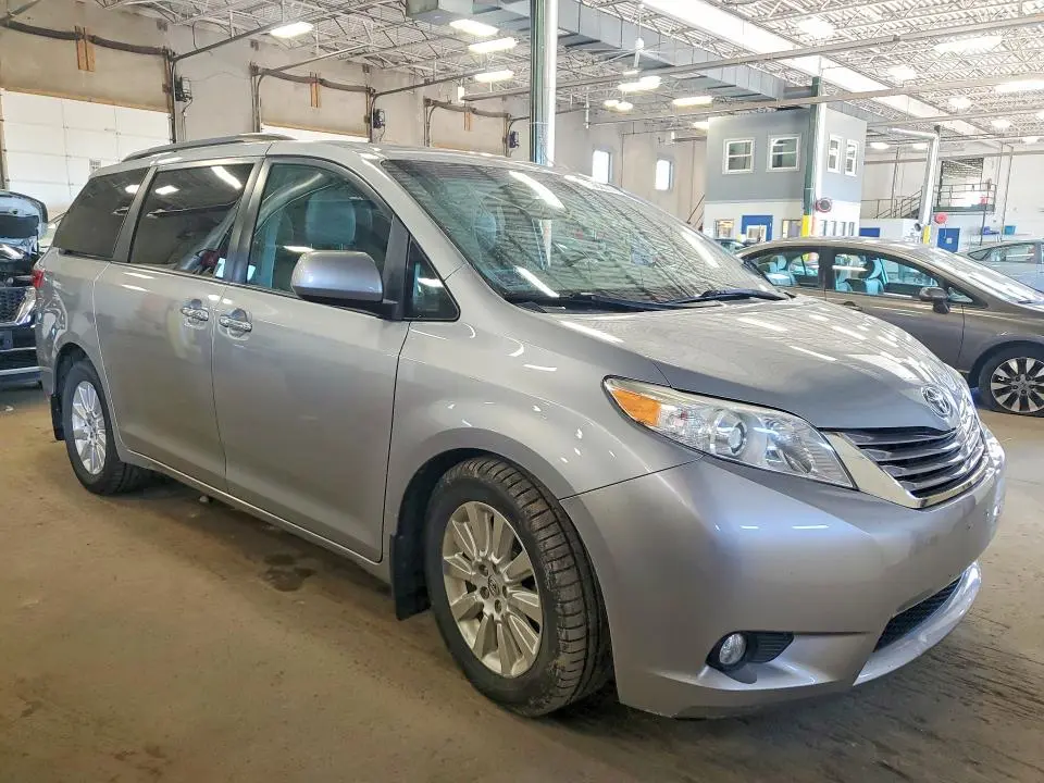 2015 TOYOTA SIENNA XLE 7-PASSENGER  