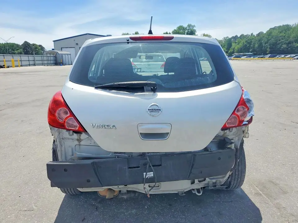2011 NISSAN VERSA 1.8 S  