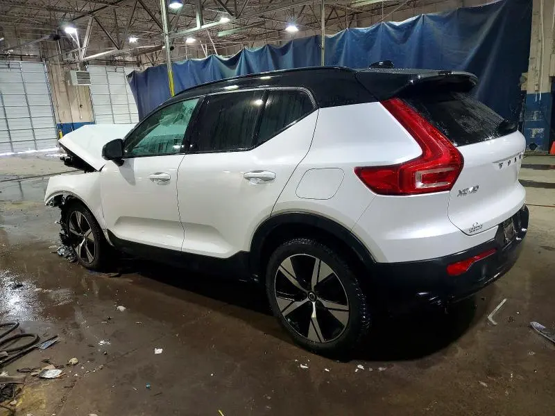 2022 VOLVO XC40 P8 RECHARGE PLUS  