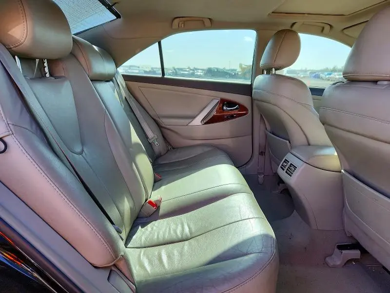 2011 TOYOTA CAMRY XLE  