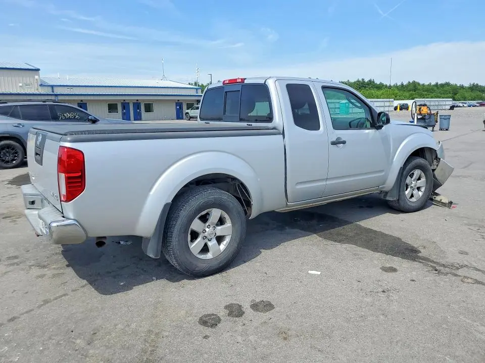 2011 NISSAN FRONTIER SV V6  