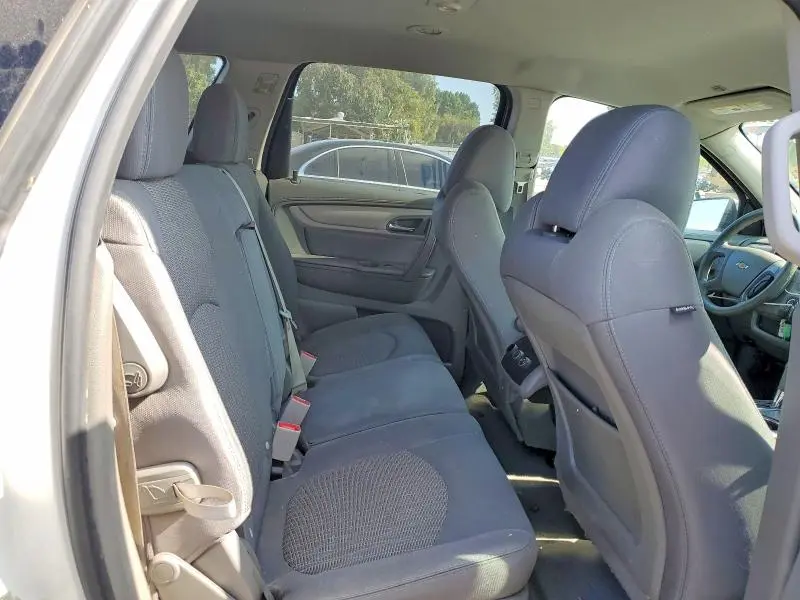 2015 CHEVROLET TRAVERSE LS  