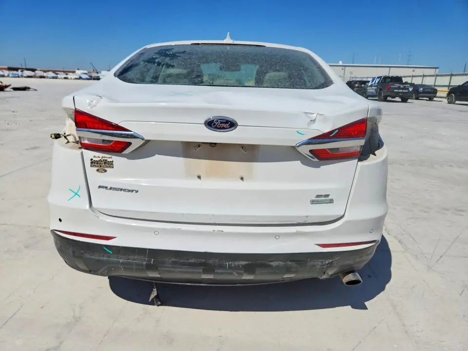 2019 FORD FUSION SE  