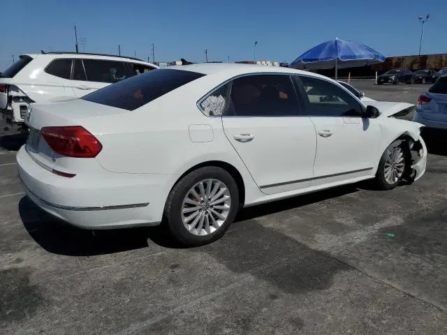 2016 VOLKSWAGEN PASSAT SE  