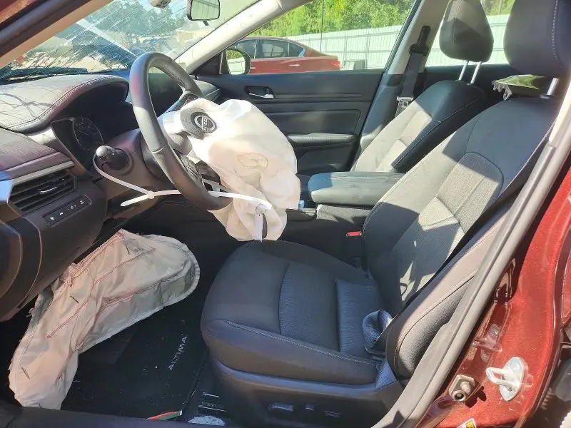 2024 NISSAN ALTIMA SV  