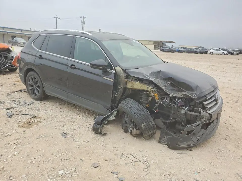 2022 VOLKSWAGEN TIGUAN SE  