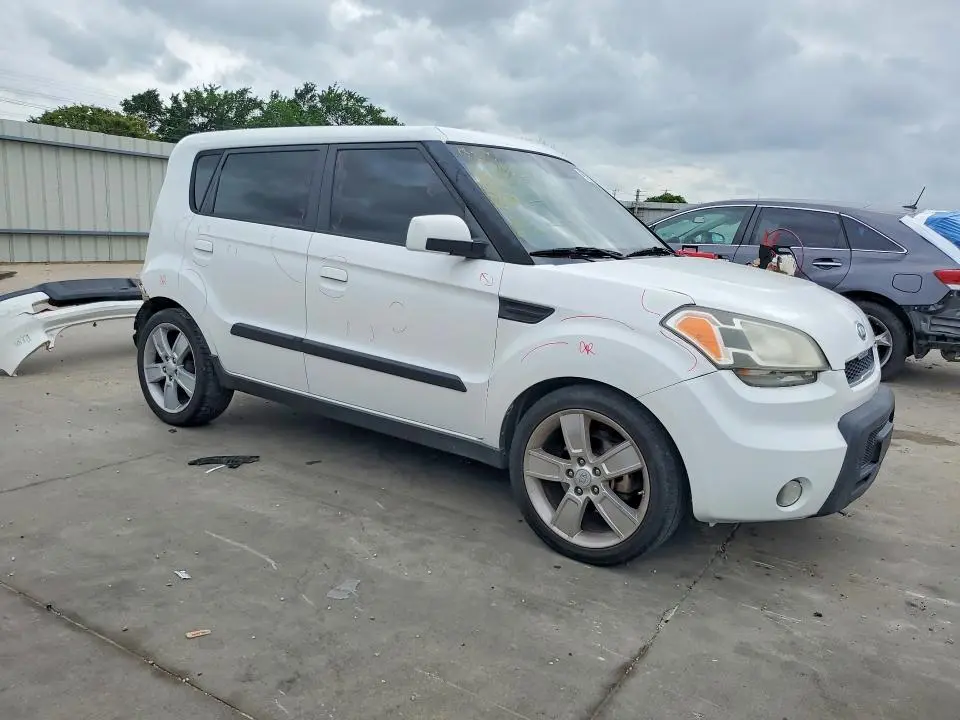 2010 KIA SOUL +  