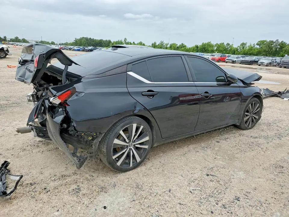2021 NISSAN ALTIMA SR  