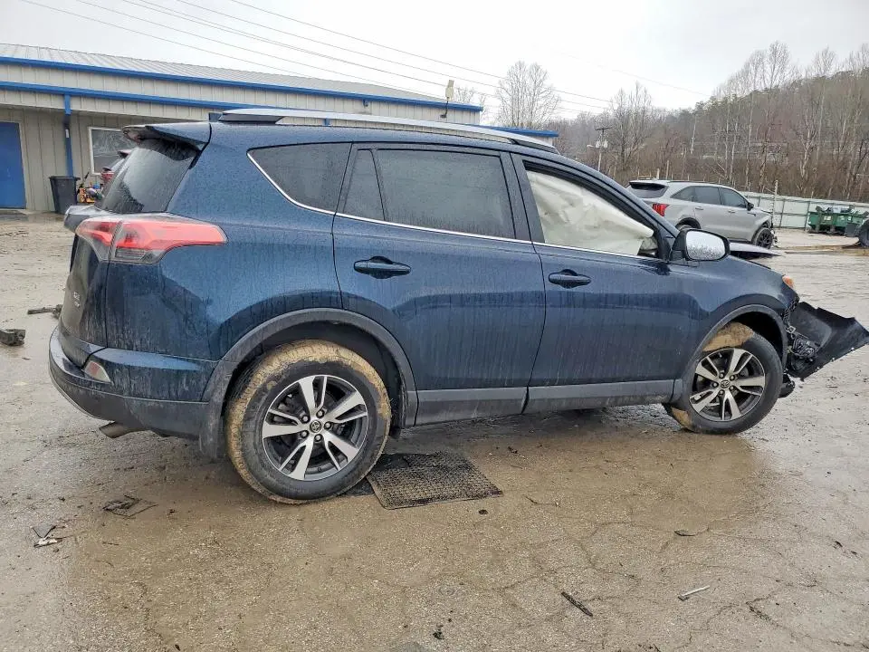 2018 TOYOTA RAV4 XLE  