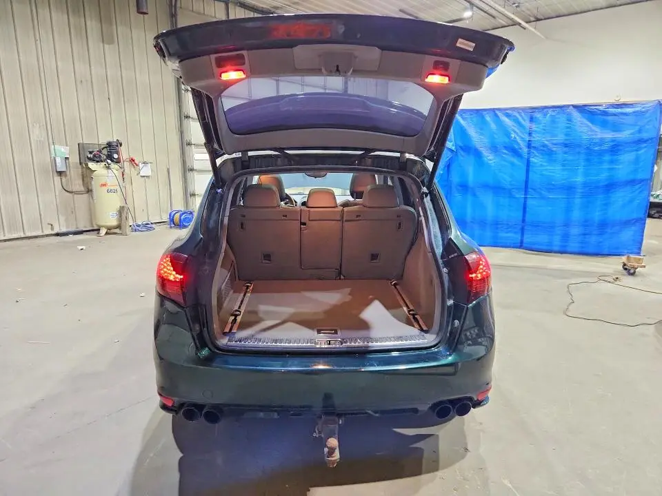 2013 PORSCHE CAYENNE GTS  