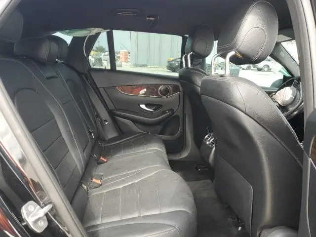 2017 MERCEDES-BENZ GLC 300