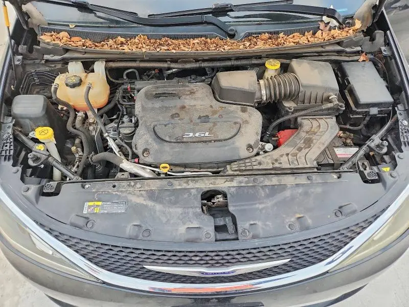 2017 CHRYSLER PACIFICA LIMITED  