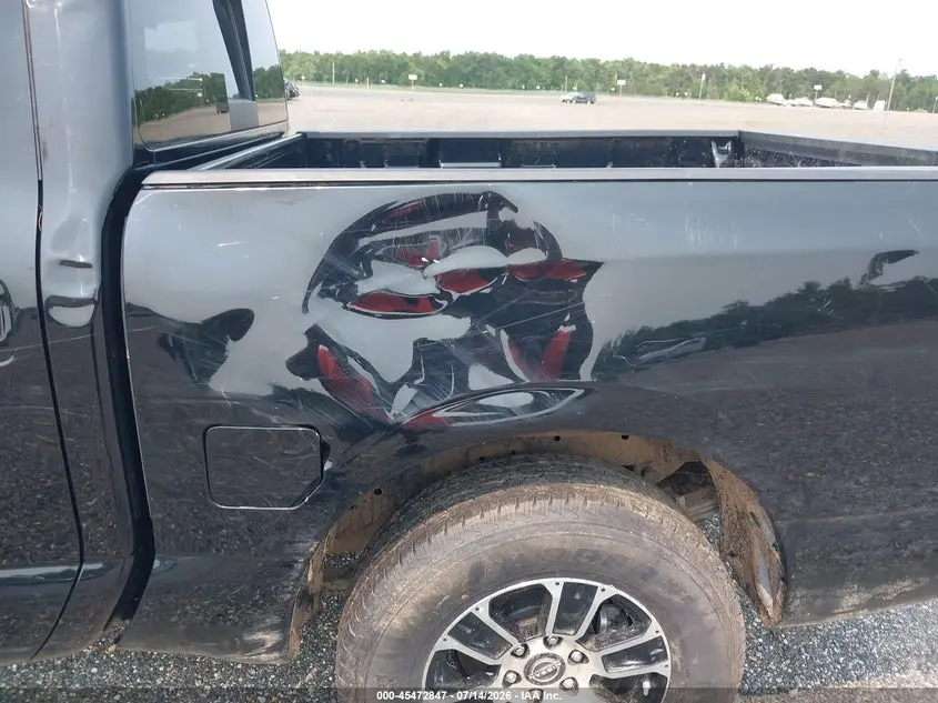 2024 NISSAN TITAN  
