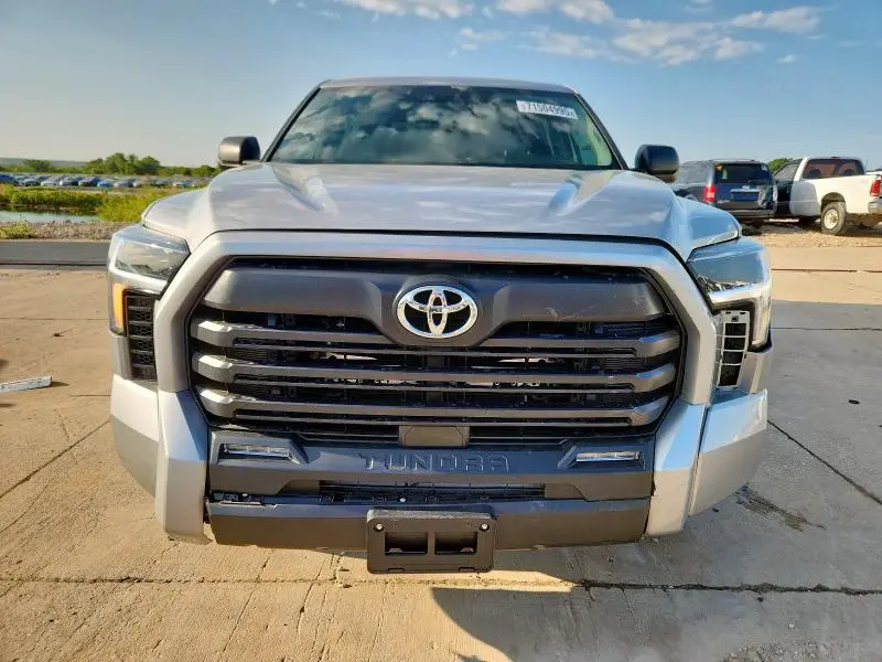 2024 TOYOTA TUNDRA CREWMAX SR  