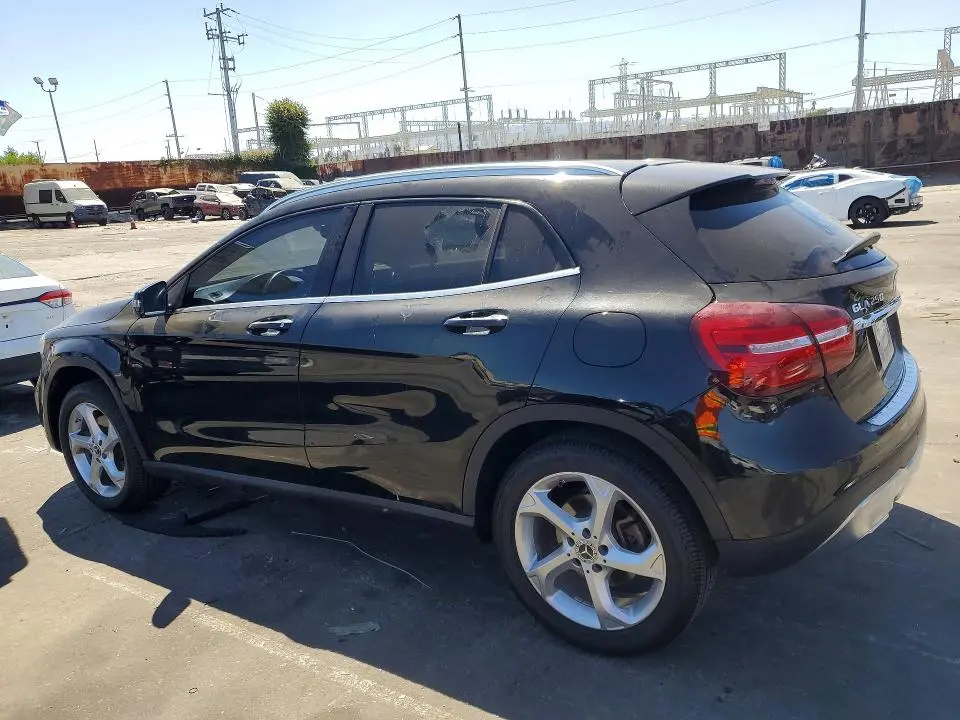 2020 MERCEDES-BENZ GLA 250  