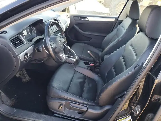 2013 VOLKSWAGEN JETTA SE  