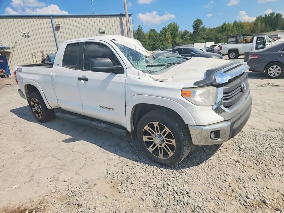 2015 TOYOTA TUNDRA SR5  