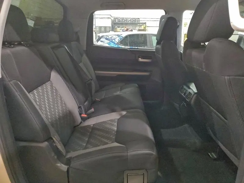 2019 TOYOTA TUNDRA CREWMAX SR5  