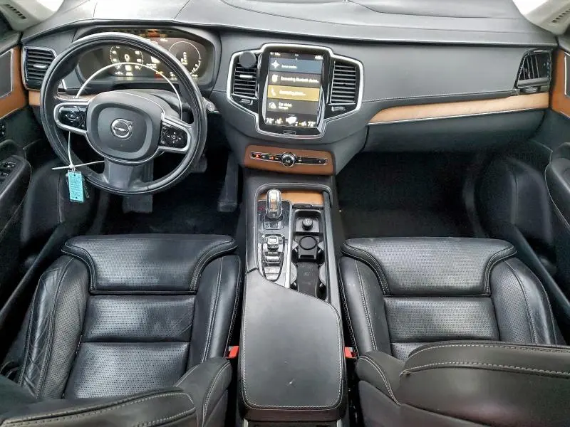 2017 VOLVO XC90 T8  