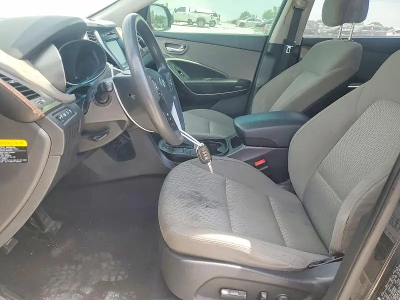2017 HYUNDAI SANTA FE SE  