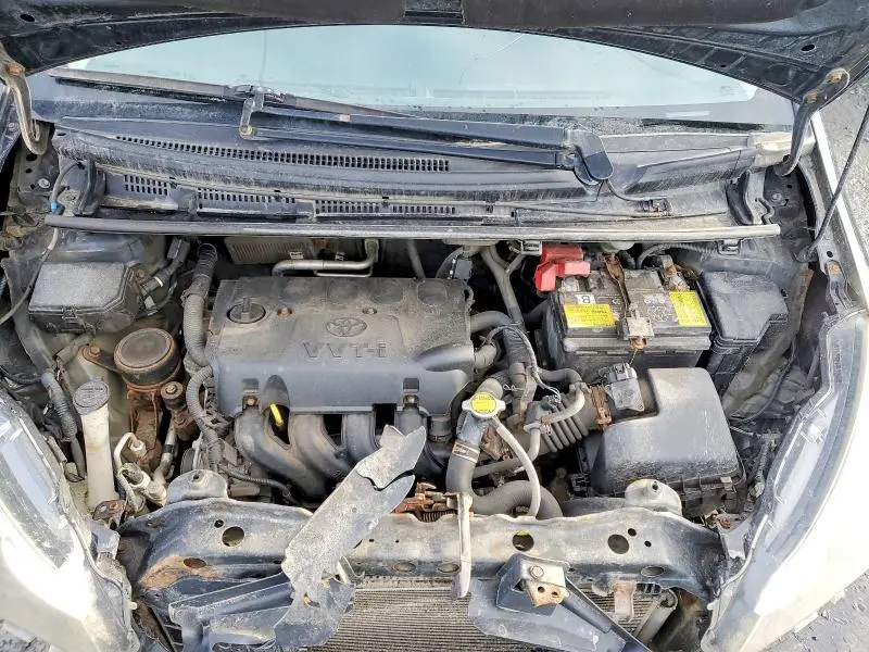 2015 TOYOTA YARIS 5-DOOR L  