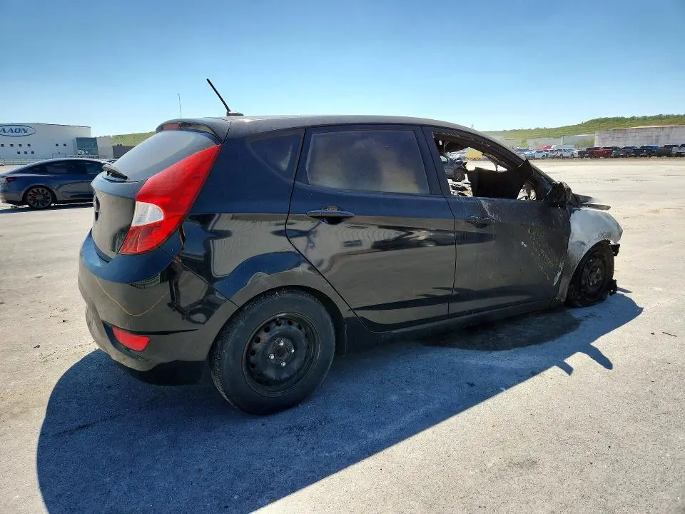 2012 HYUNDAI ACCENT GS  