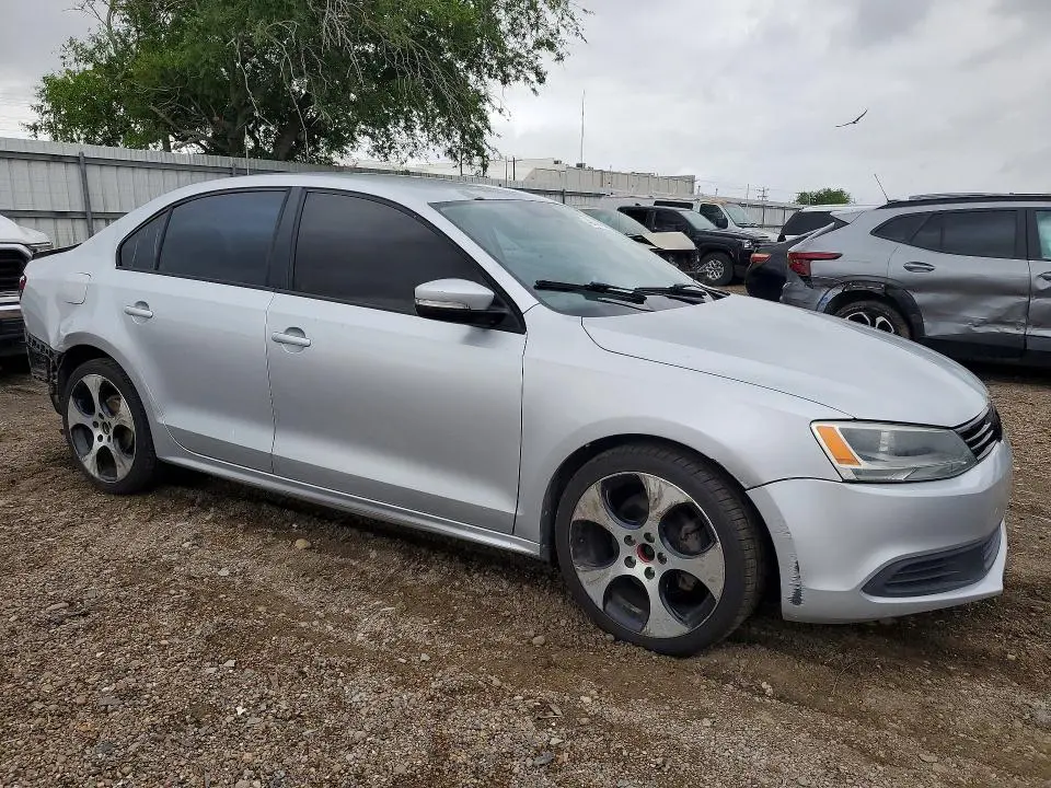 2012 VOLKSWAGEN JETTA SE  