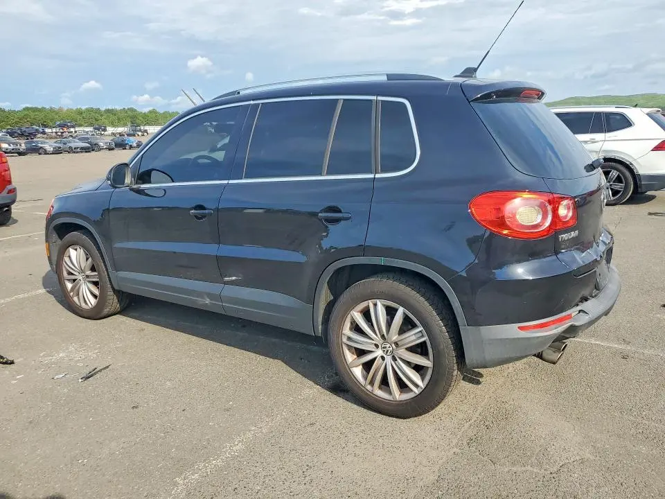 2010 VOLKSWAGEN TIGUAN SE  