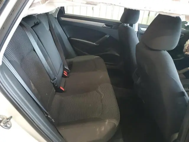 2016 VOLKSWAGEN PASSAT S  