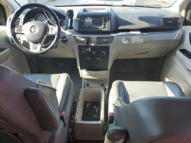2011 VOLKSWAGEN ROUTAN SE  