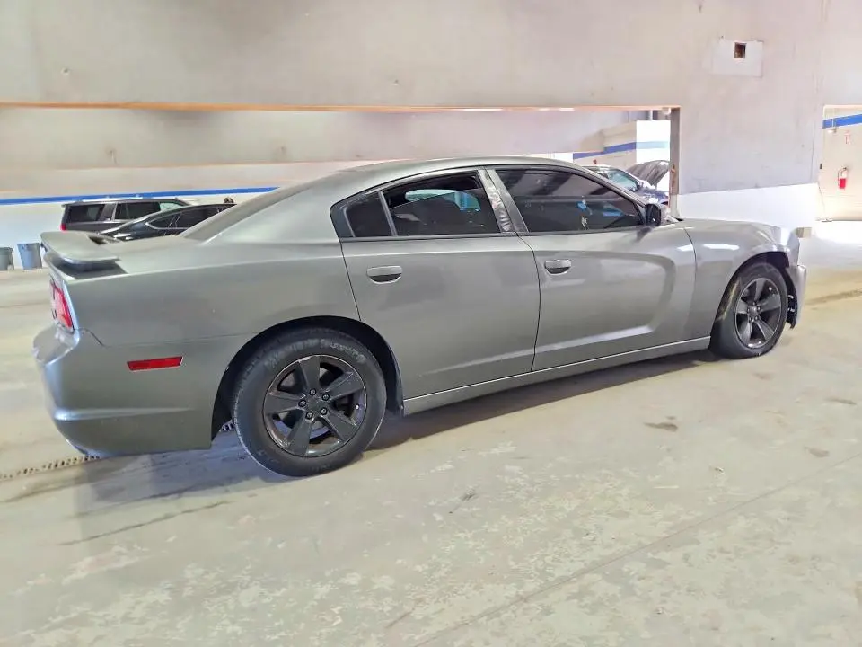 2012 DODGE CHARGER SE  