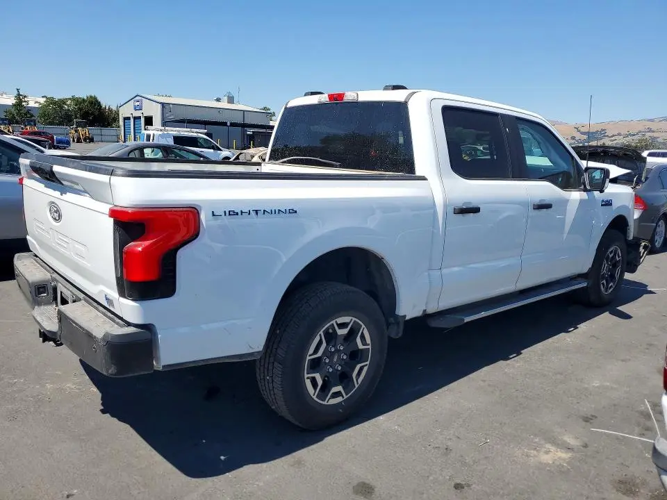 2024 FORD F150 LIGHTNING PRO  