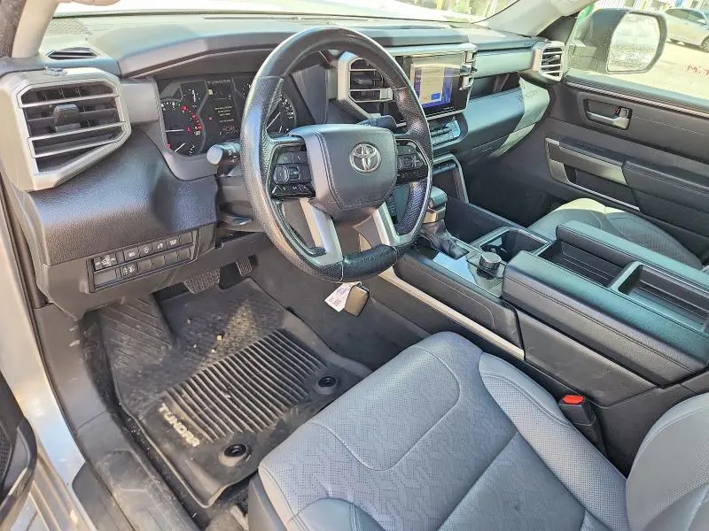 2022 TOYOTA TUNDRA SR5  