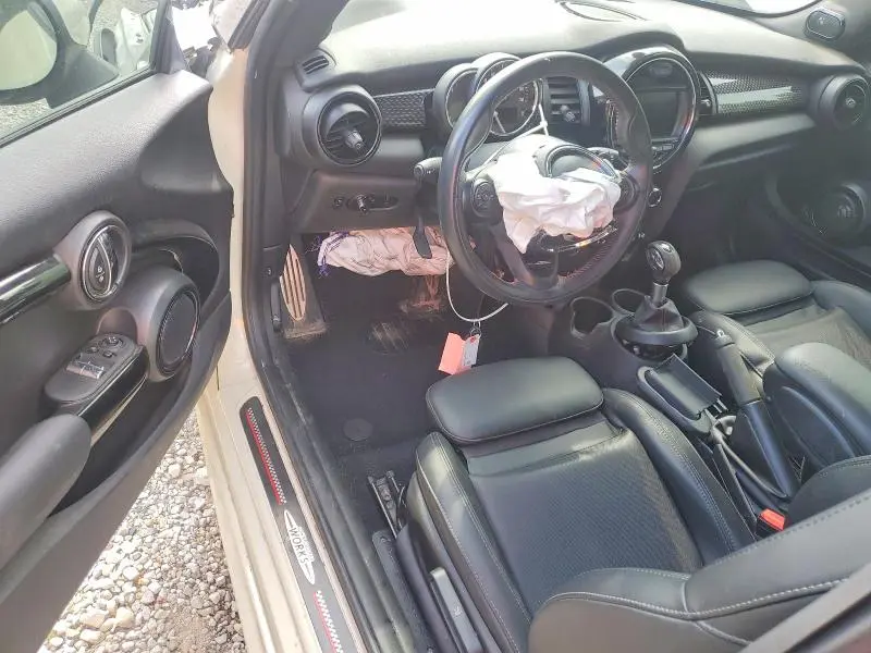 2018 MINI COOPER S  