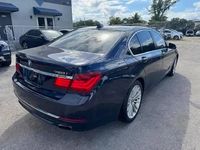 2015 BMW 750 XI  