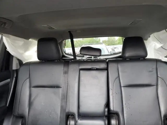 2018 TOYOTA HIGHLANDER SE  