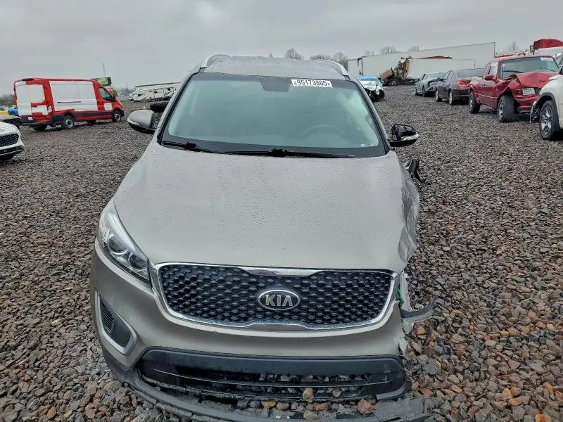2017 KIA SORENTO LX  