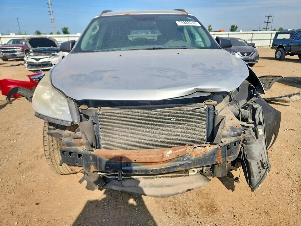 2010 CHEVROLET TRAVERSE LS  