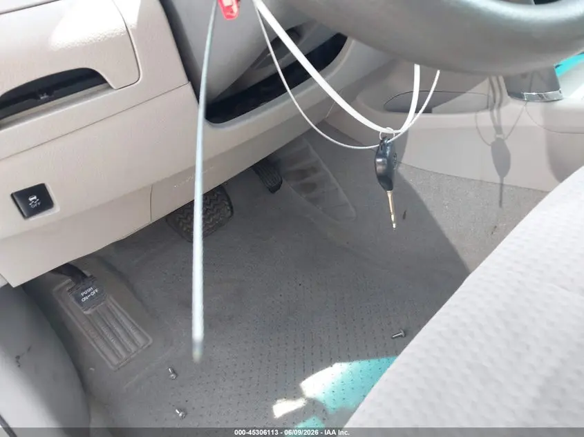 2011 TOYOTA CAMRY LE