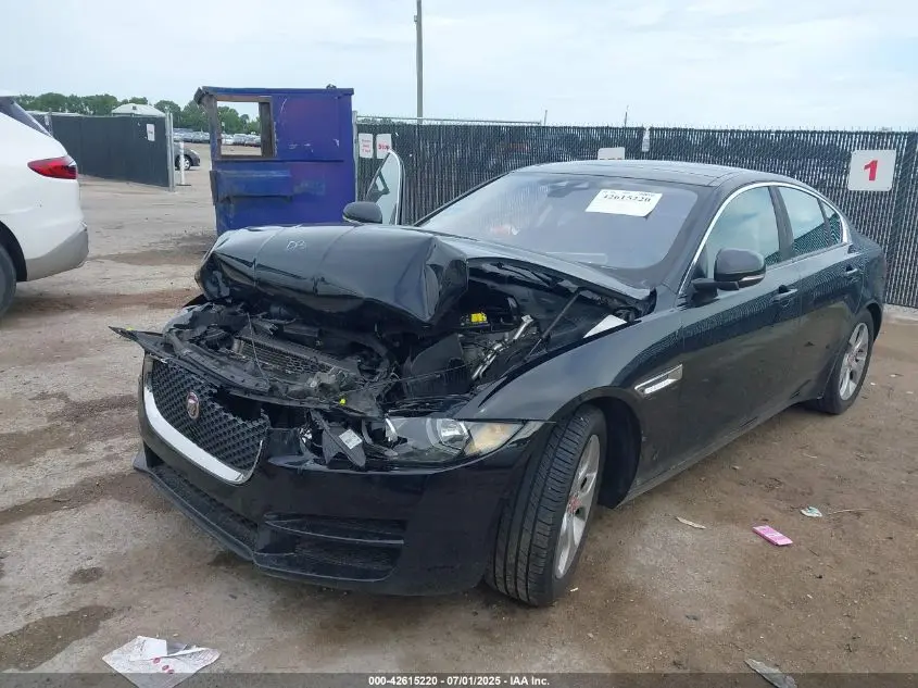 2017 JAGUAR XE 25T