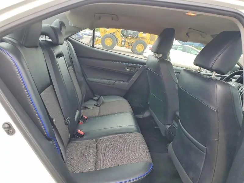 2017 TOYOTA COROLLA SE  