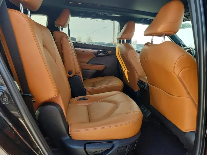 2022 TOYOTA HIGHLANDER HYBRID PLATINUM  