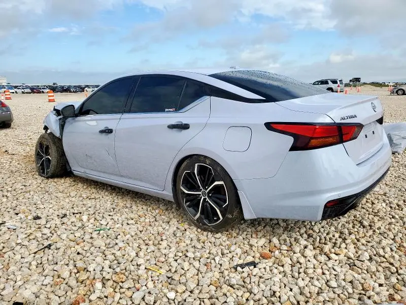 2024 NISSAN ALTIMA SR  
