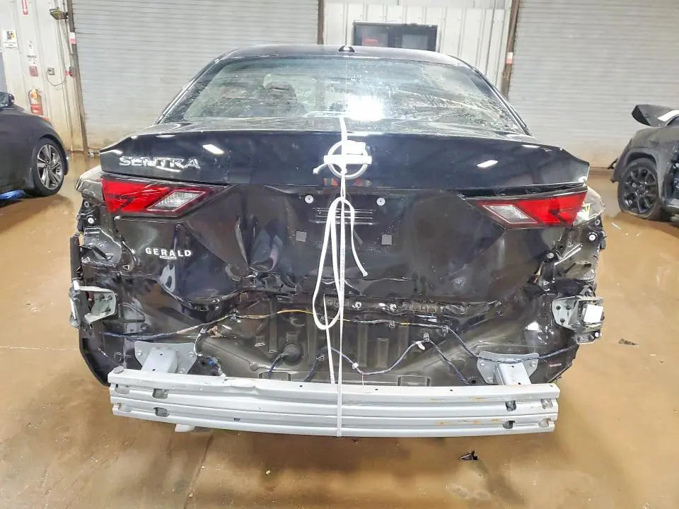 2025 NISSAN SENTRA SV  